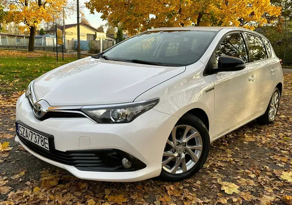 toyota auris Toyota Auris cena 51900 przebieg: 222255, rok produkcji 2016 z Poręba